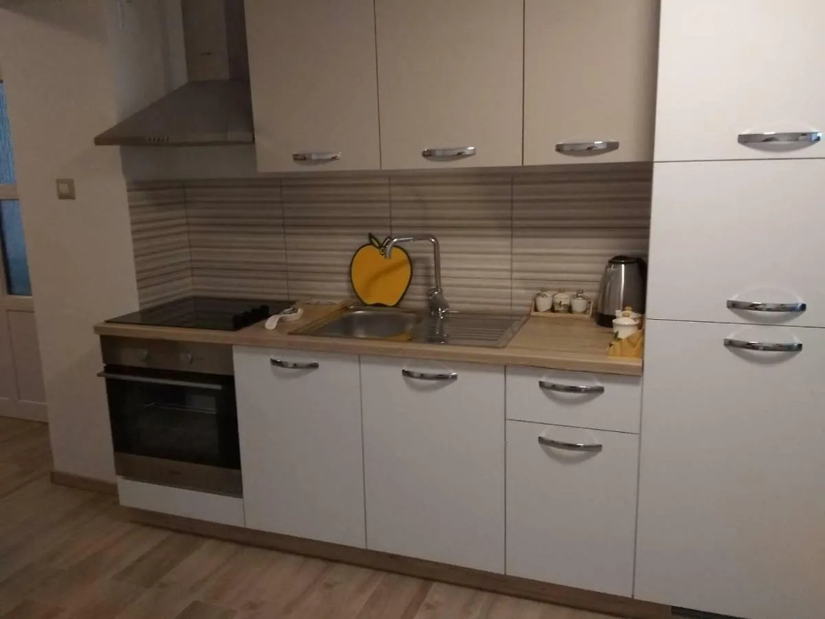 Apartman Laura Pula 0*,  Kroatien